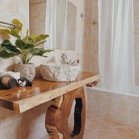 Digital Nomad Retreat, 6 Min To & Ac Charneca (Setubal)